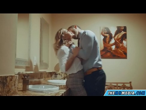 ❤️ Ke hoʻowalewale ʻia ʻoe e kahi blonde busty i kahi lumi hoʻomaha ākea ☑ Homemade porn ma porn haw.onetubes.top ❌